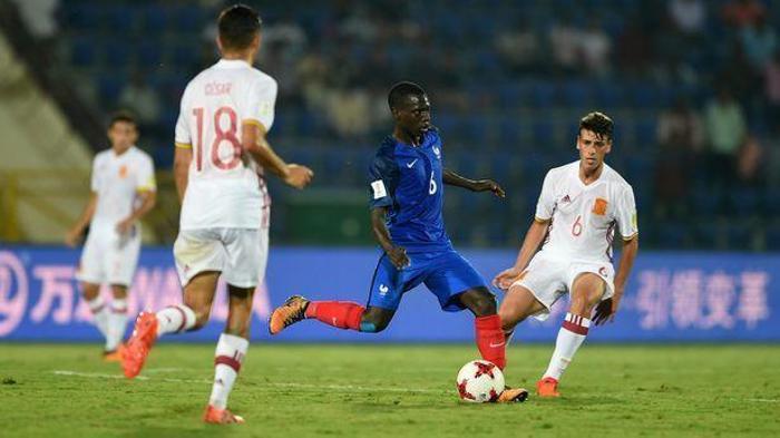 Claudio Gomes (Ön libero)