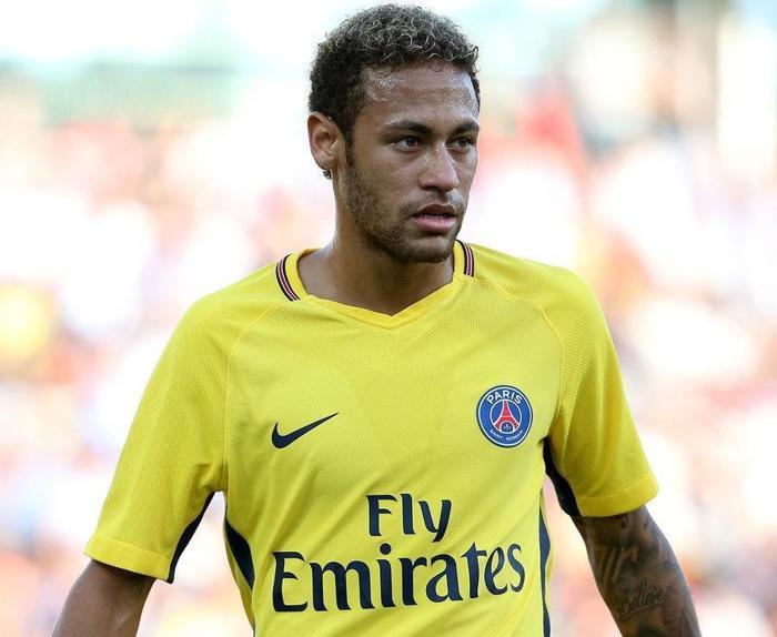 Neymar Jr. (Forvet arkası)