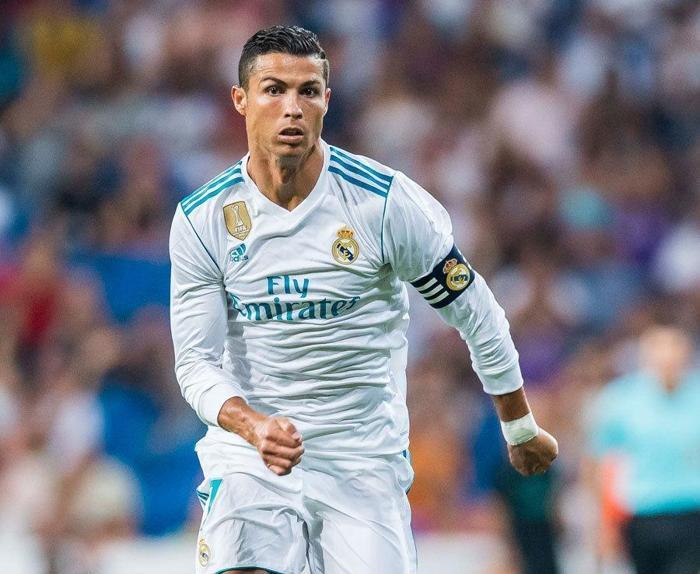 Cristiano Ronaldo (Sol açık)