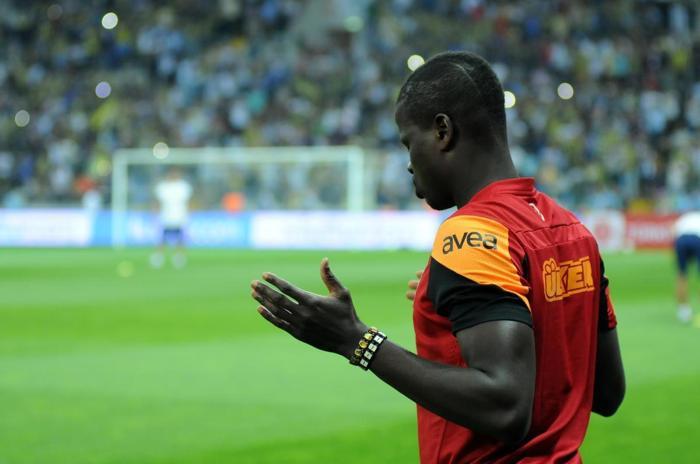 Emmanuel Ebouenin yürek burkan hayatı
