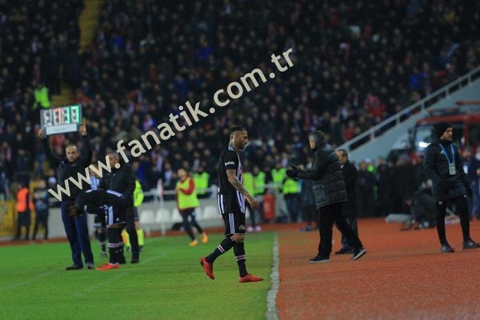 Beşiktaşta Negredo-Quaresma gerginliği sürüyor