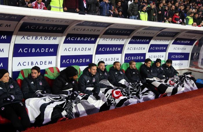 Beşiktaşta Negredo-Quaresma gerginliği sürüyor