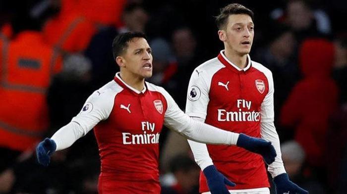 Emre Can ve Mesut Özil bedavaya çıkıyor