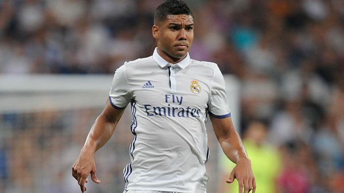 28) Casemiro