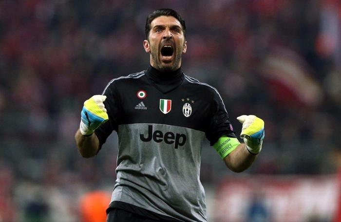 16) Gianluigi Buffon