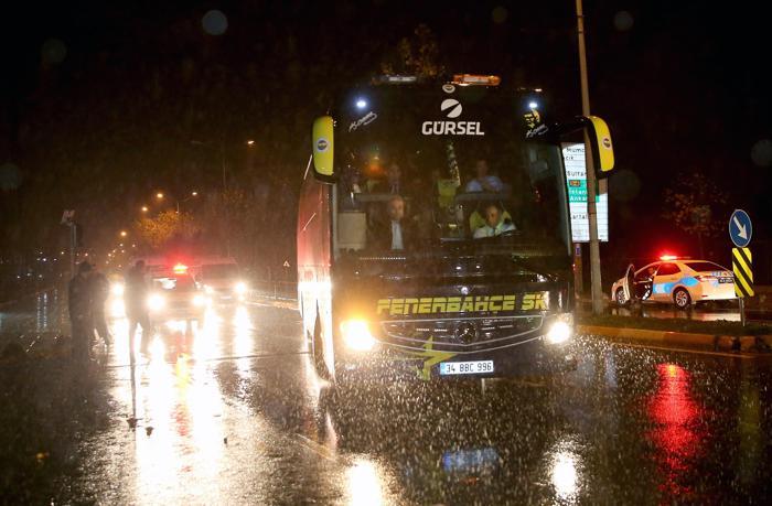 Samandıraya dönüşte neler yaşandı İşte Fenerbahçenin adım adım otobüs yolculuğu
