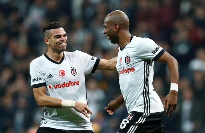 Futbolu Beşiktaşta bırakmayı düşünür müsün