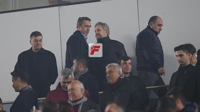 Fenerbahçeli taraftarlardan Ali Koç ve Comolliye büyük tepki