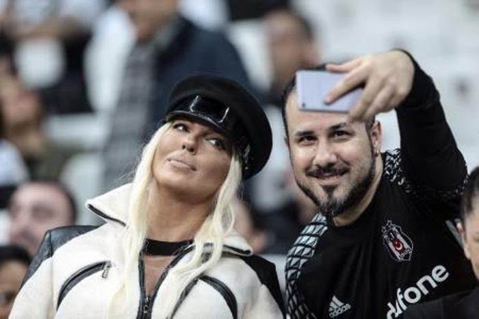 Jelena yenge Tosiçe sesini duyuramadı