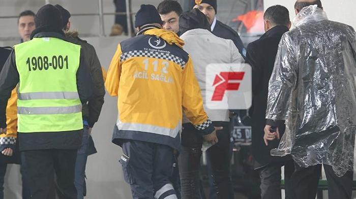 Fenerbahçe tribününde kavga çıktı 2 yaralı var