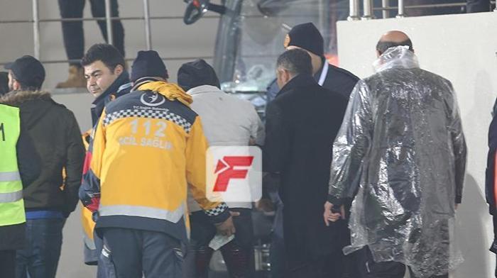 Fenerbahçe tribününde kavga çıktı 2 yaralı var