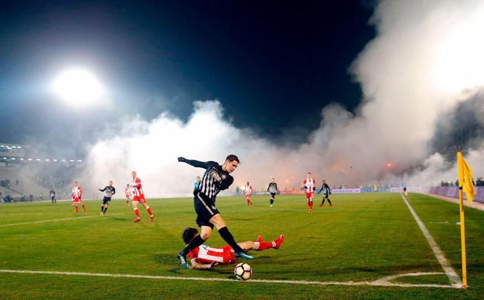 Partizan-Kızılyıldız maçında ortalık karıştı