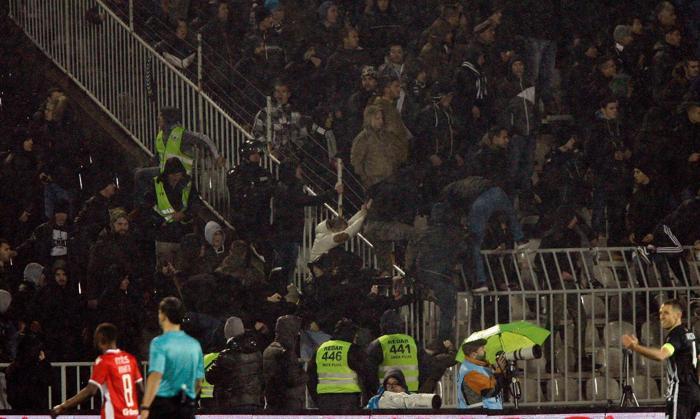 Partizan-Kızılyıldız maçında ortalık karıştı