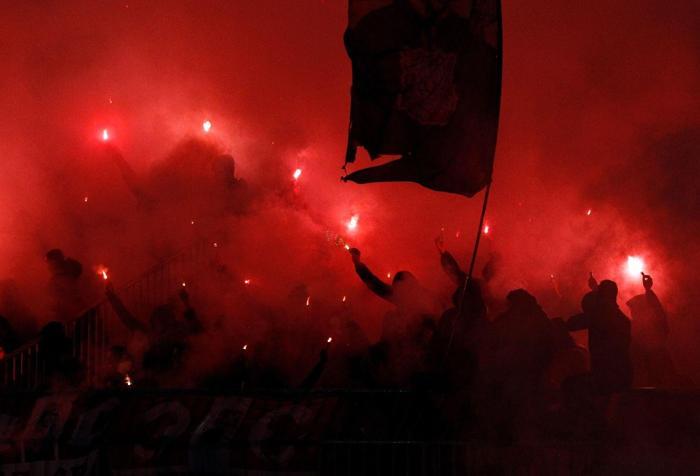 Partizan-Kızılyıldız maçında ortalık karıştı