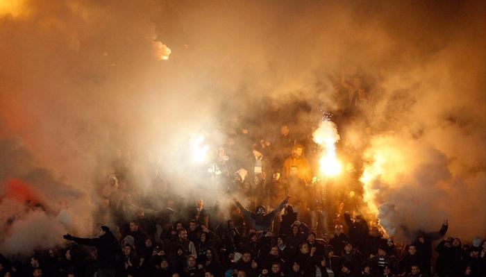 Partizan-Kızılyıldız maçında ortalık karıştı