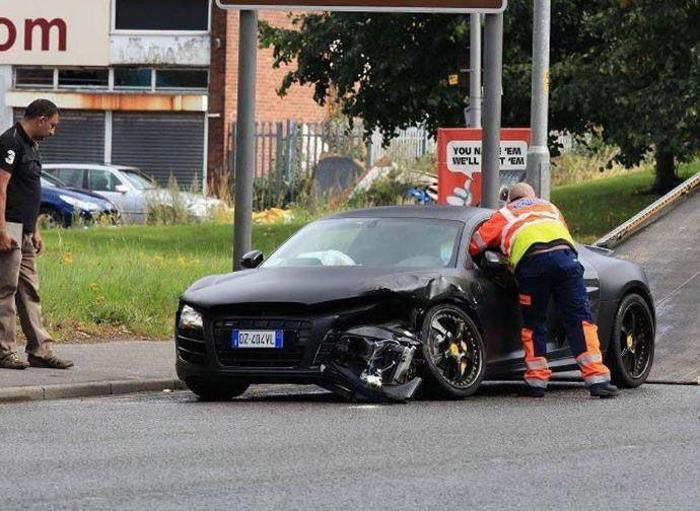 Milyonluk otomobilleri hurdaya dönen futbolcular