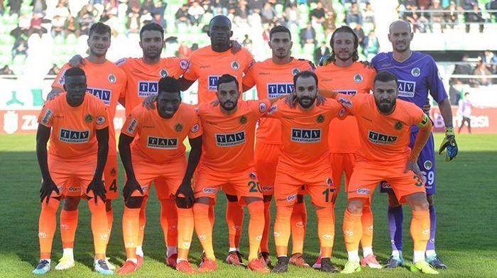 12) Aytemiz Alanyaspor | Piyasa Değeri: 31.530.000 € (142 Milyon TL)