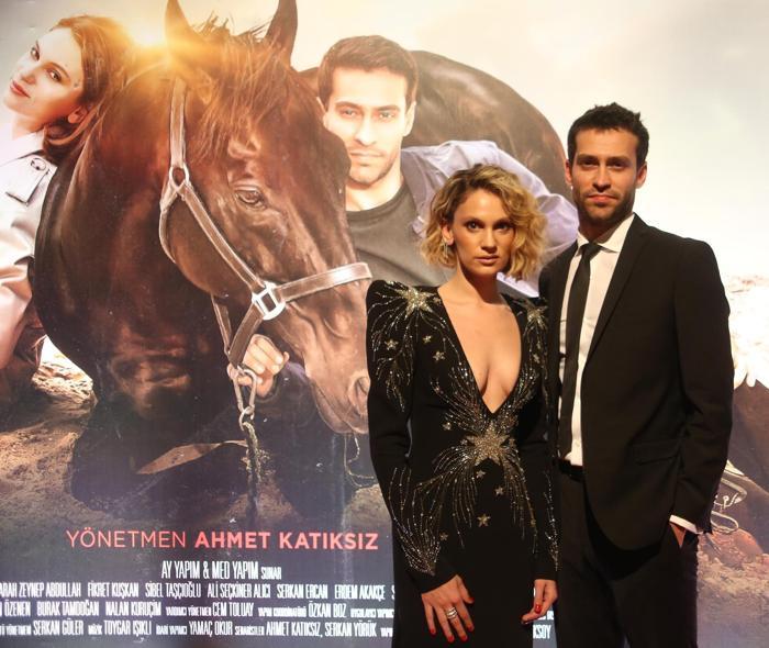Sempatik güzel Tara de Vries