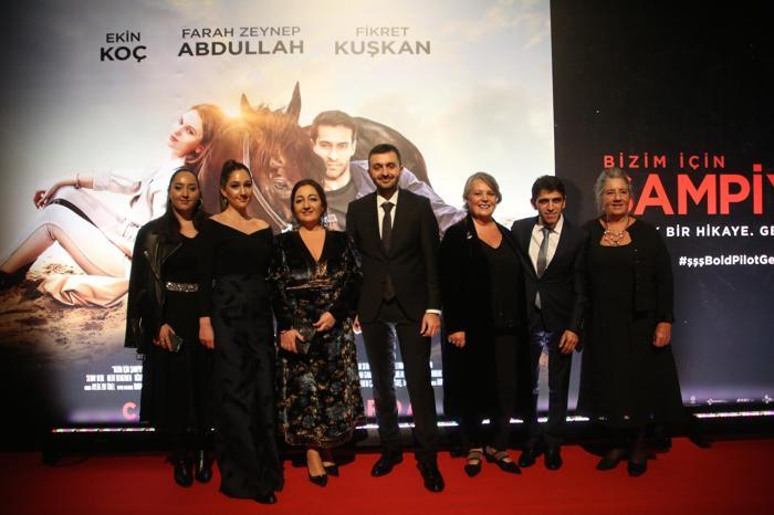 Sempatik güzel Tara de Vries