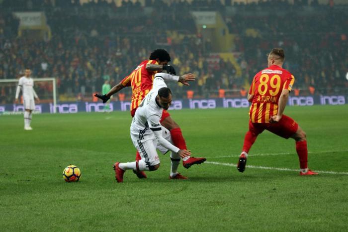 Futbol savurgan olanı sevmez (Cem Dizdar)