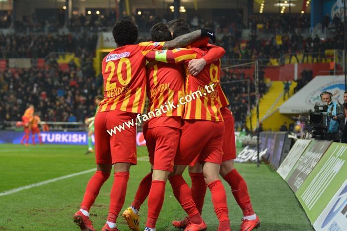 Kayserispor-Beşiktaş maçından kareler