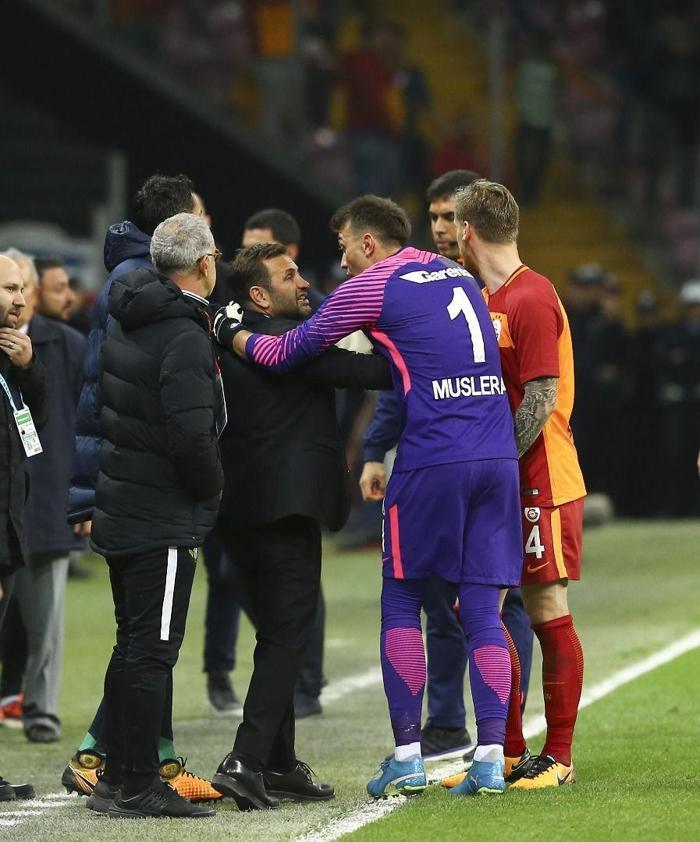 Fanatik yazarlarının Galatasaray - Akhisarspor maçı yorumları