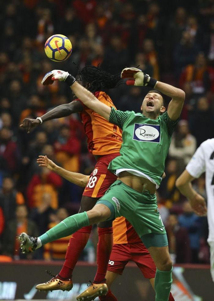 Fanatik yazarlarının Galatasaray - Akhisarspor maçı yorumları