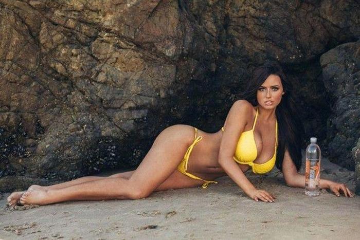 NBA yıldızı Kristaps Porzingis, model Abigail Ratchfordu takipte