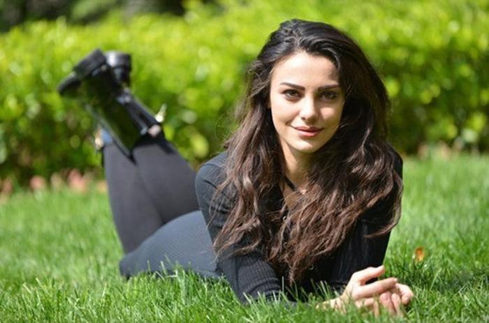 Tuvana Türkay stalk yapmak için sahte hesap kullanıyor