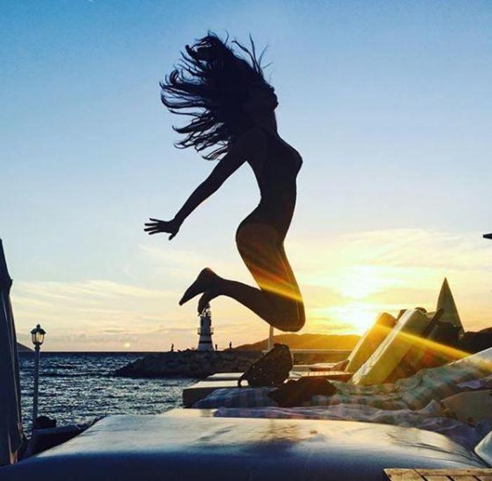 Tuvana Türkay stalk yapmak için sahte hesap kullanıyor