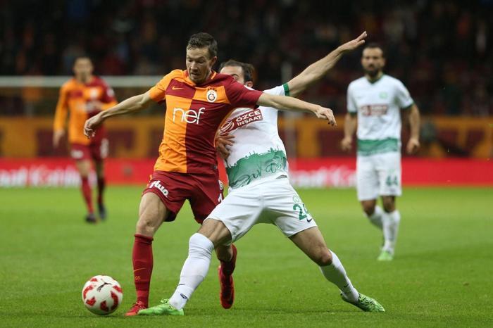 Gol atmak için sol bek değişikliği