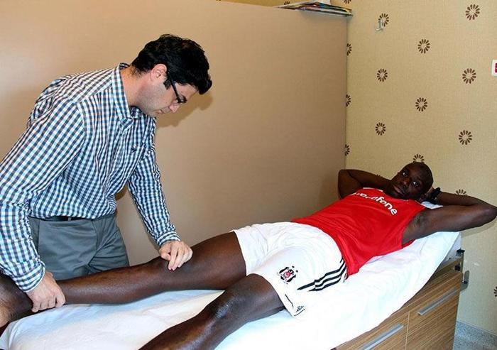 Demba Ba formayı giydi