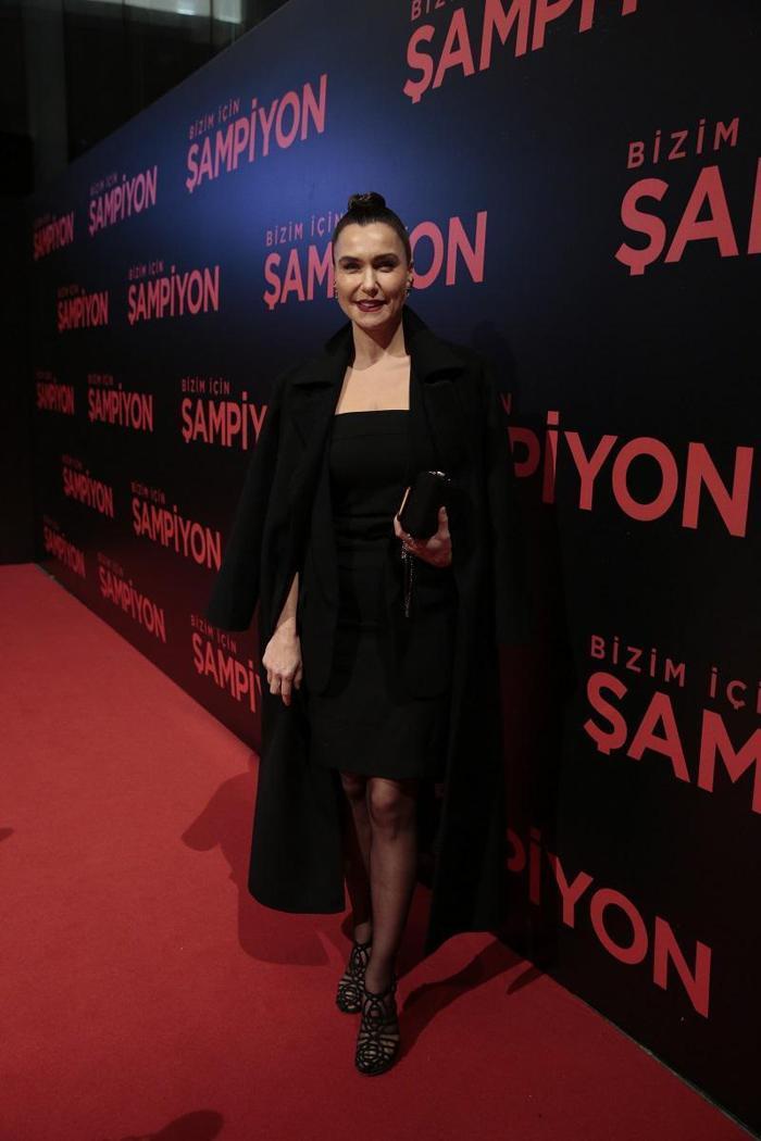Ünlüler galaya akın etti