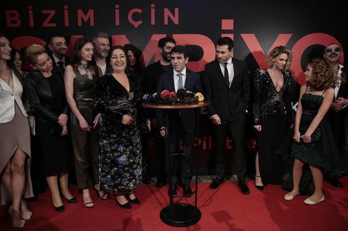 Ünlüler galaya akın etti