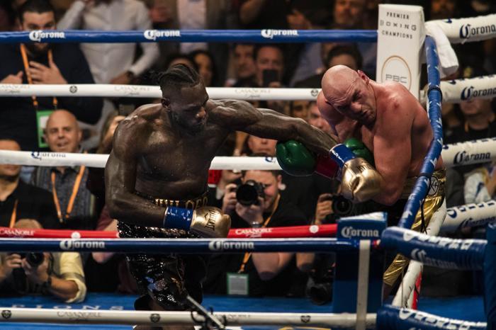 Tyson Fury, Deontay Wilderla bu kez Old Traffordda dövüşmek istiyor