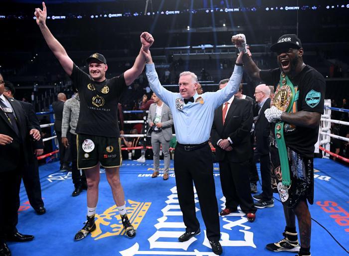 Tyson Fury, Deontay Wilderla bu kez Old Traffordda dövüşmek istiyor