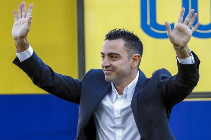Barcelonada yeni dönem resmen başladı Xavi imzayı attı
