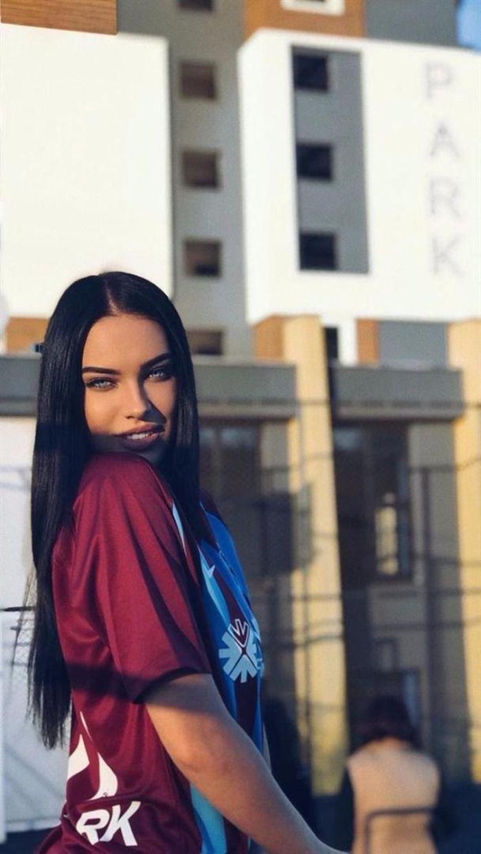 Dünyaca ünlü iki model Trabzonspor forması giyerse...