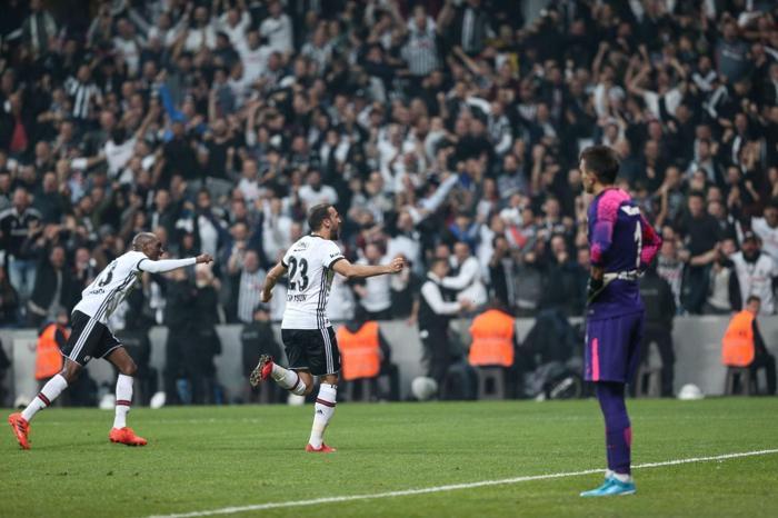 Fanatik yazarlarının Beşiktaş - Galatasaray maçı yorumları