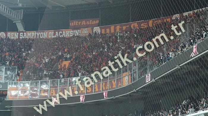 Beşiktaş-Galatasaray derbisinden kareler
