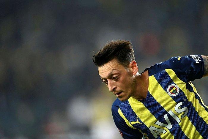 Fenerbahçenin 10 numarası Mesut Özil İstanbula veda mı ediyor Katardan dev teklif