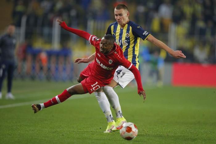 Son dakika Fenerbahçe transfer haberi Attila Szalaiyi Premier Lig devi istiyor