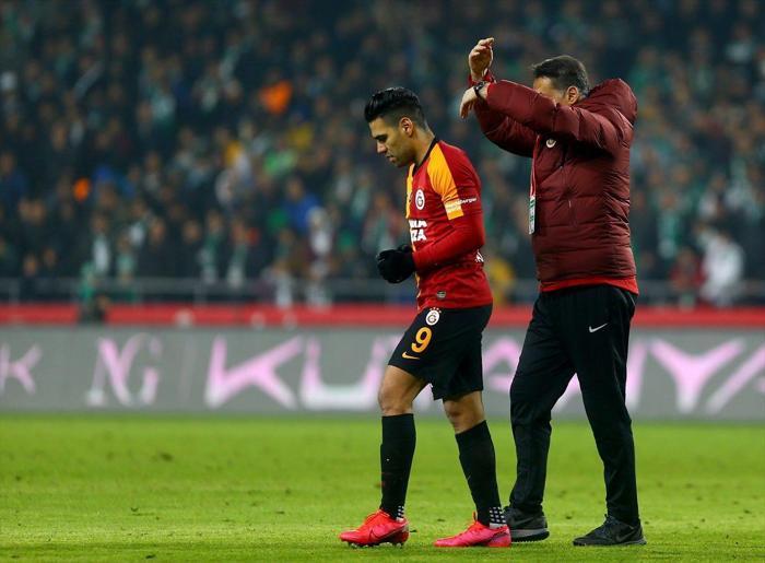 Radamel Falcaoya 11 dakika yetti ama...