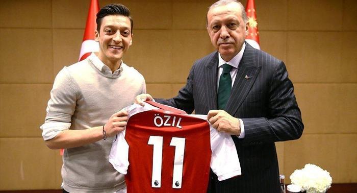 Lothar Matthaus: Mesut Özile öfkeliyiz çünkü...