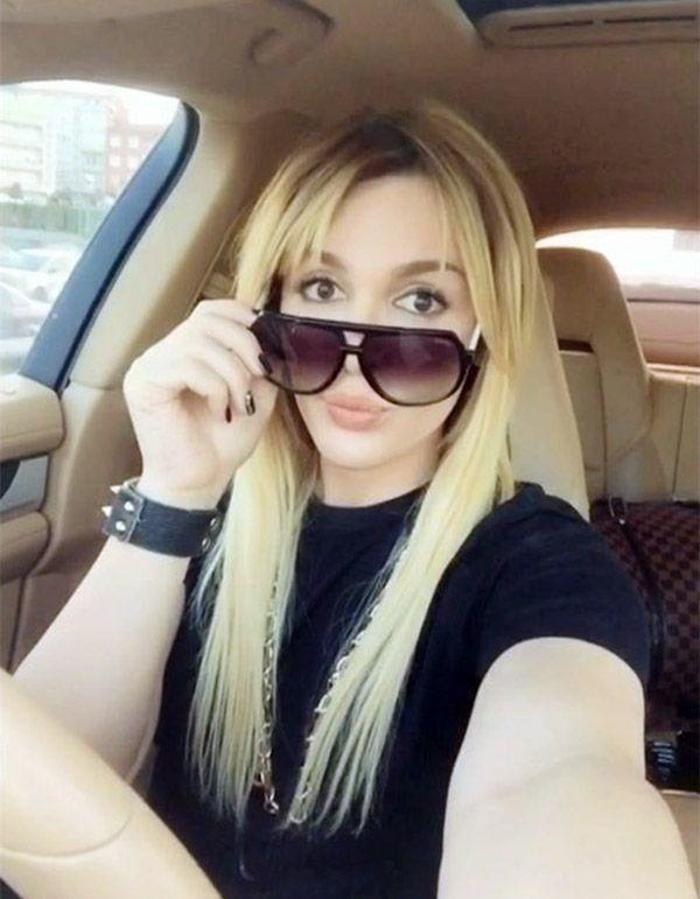 Cinsiyet değiştirerek kadın olan Selin Ciğerci, futbolcu Gökhan Çıra ile aşk yaşıyor
