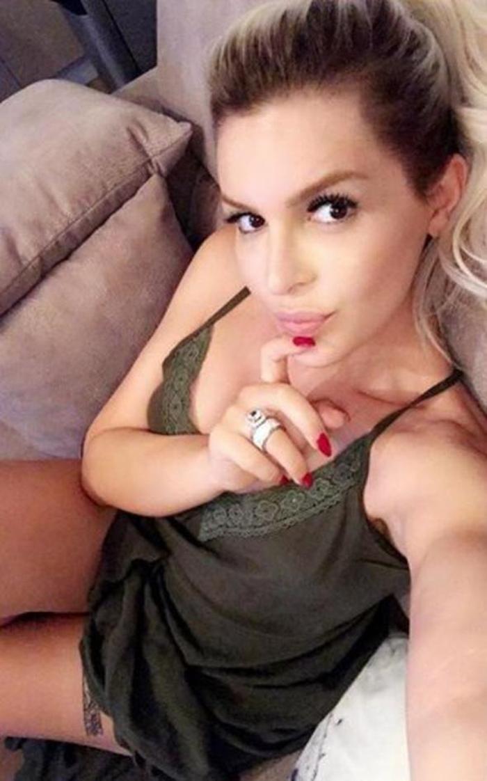Cinsiyet değiştirerek kadın olan Selin Ciğerci, futbolcu Gökhan Çıra ile aşk yaşıyor