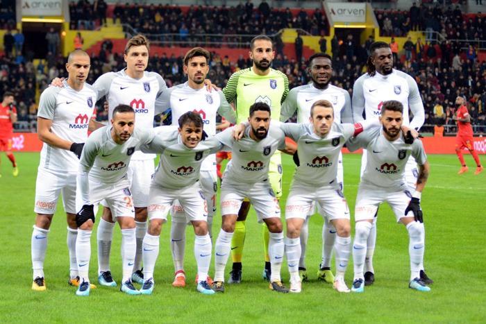 Zirveye el attı (Erman Özgür)