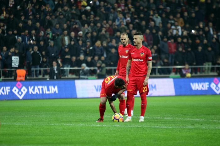 Fanatik yazarlarının Kayserispor - Başakşehir maçı yorumları