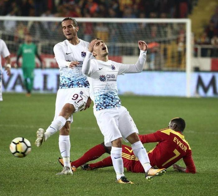 Maçı kaybettiğimizde eşiyle konuşmayan insanlar var