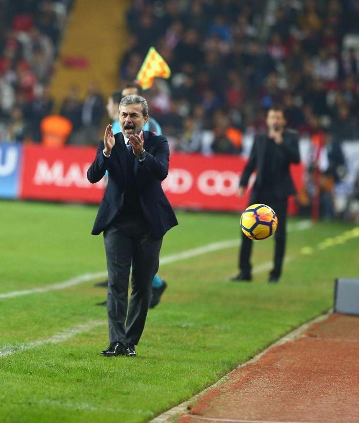 Roberto Soldadoda ödem çıktı Kasımpaşa maçında kim oynayacak